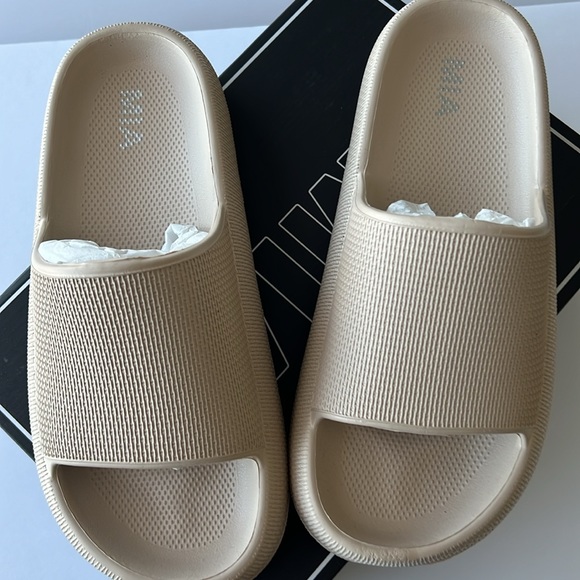 MIA Lexa size 8 new for women - Picture 3 of 7